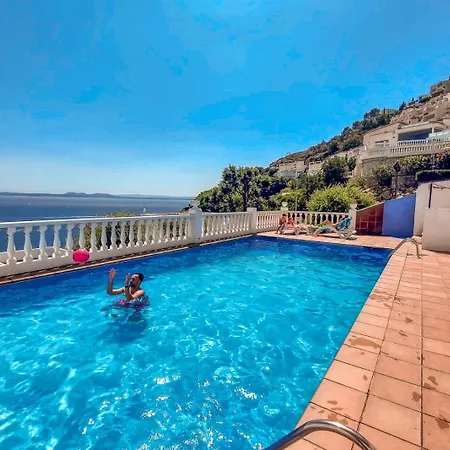 Buraux Holiday home *